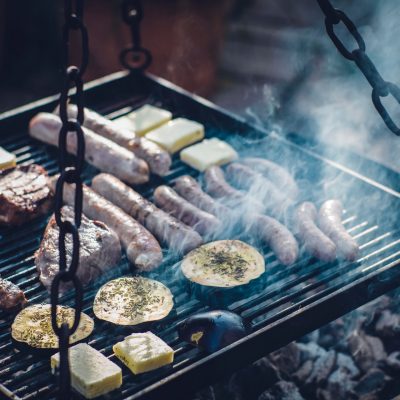 4 Benefits Of Using A Charcoal Grill